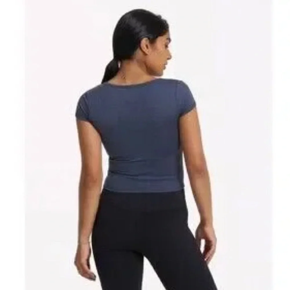 Vuori Short Sleeve Halo Crop Top Small Azure Heather Blue VW1062 - Picture 2 of 6